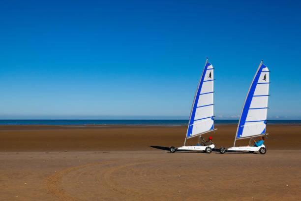 "Magnifique 2 Pieces " 150M Plages Et 500M Centre De Кабур Экстерьер фото